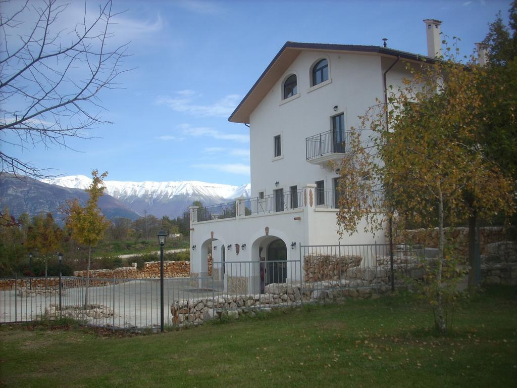 Вилла Locanda Dell'Asino D'Oro Сульмона Экстерьер фото